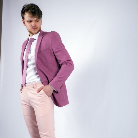 Прокат блейзера пурпурного цвета