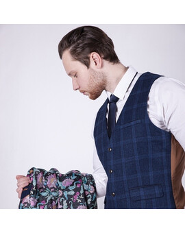 Аренда мужского костюма в крупную темно-синюю клетку, изображение 1