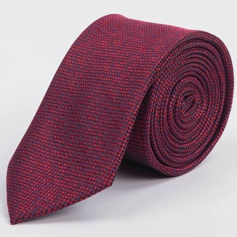Арендовать галстук бордового цвета с мелким узором для мужского костюма