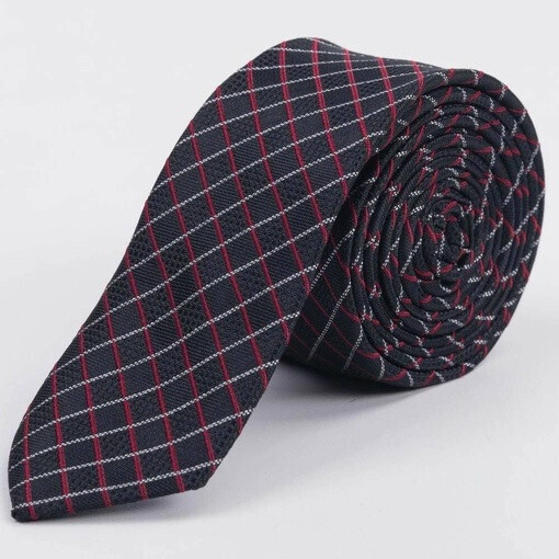 Аренда узкого галстука черного цвета в красно-белую клетку для мужского костюма
