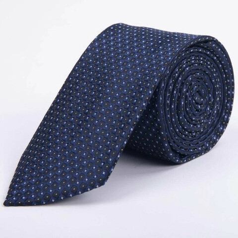 Арендовать синий галстук с мелким шахматным узором и белым и вставками для мужских костюмов